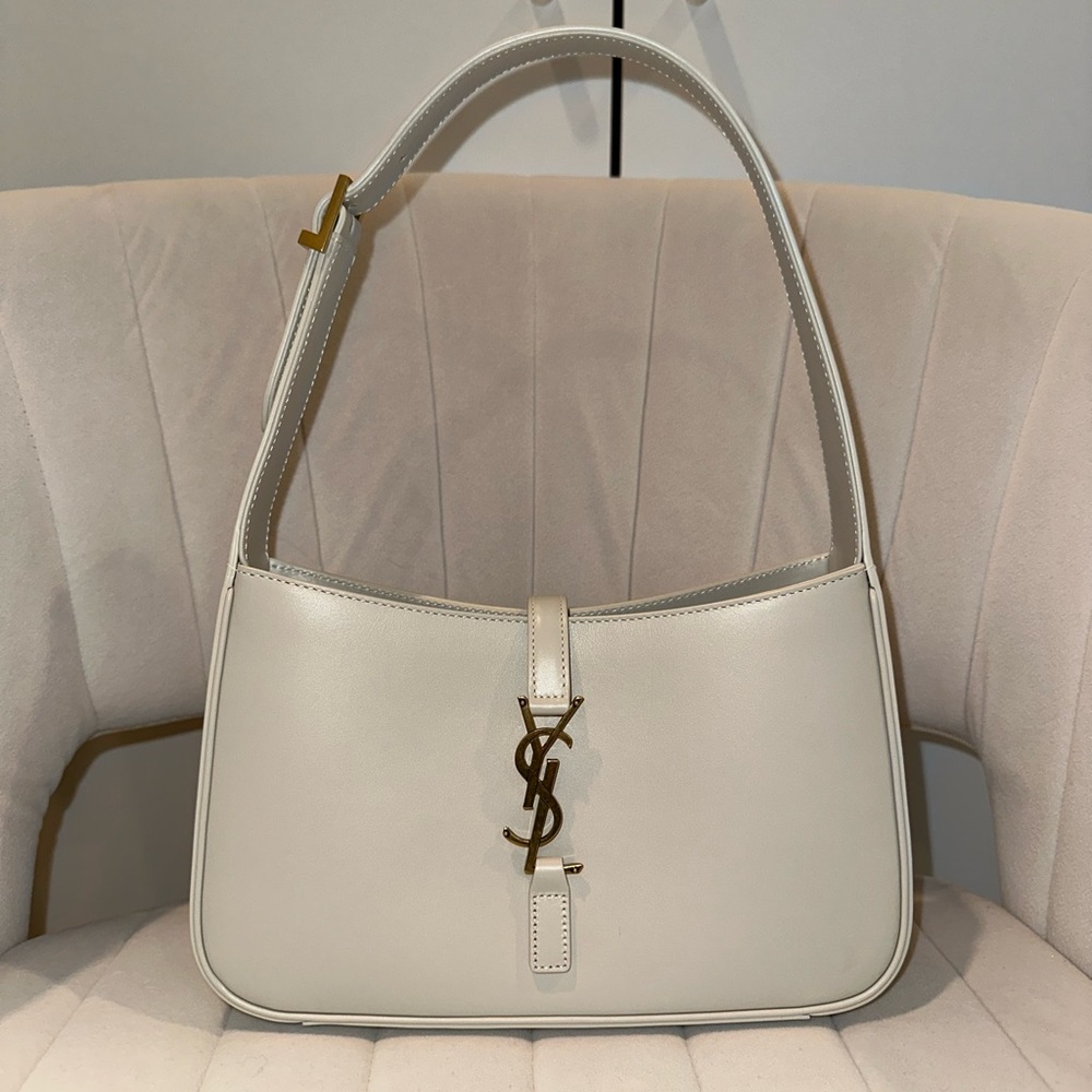 LE 5 À 7 Hobo Bag in White - Saint Laurent - Brand New!